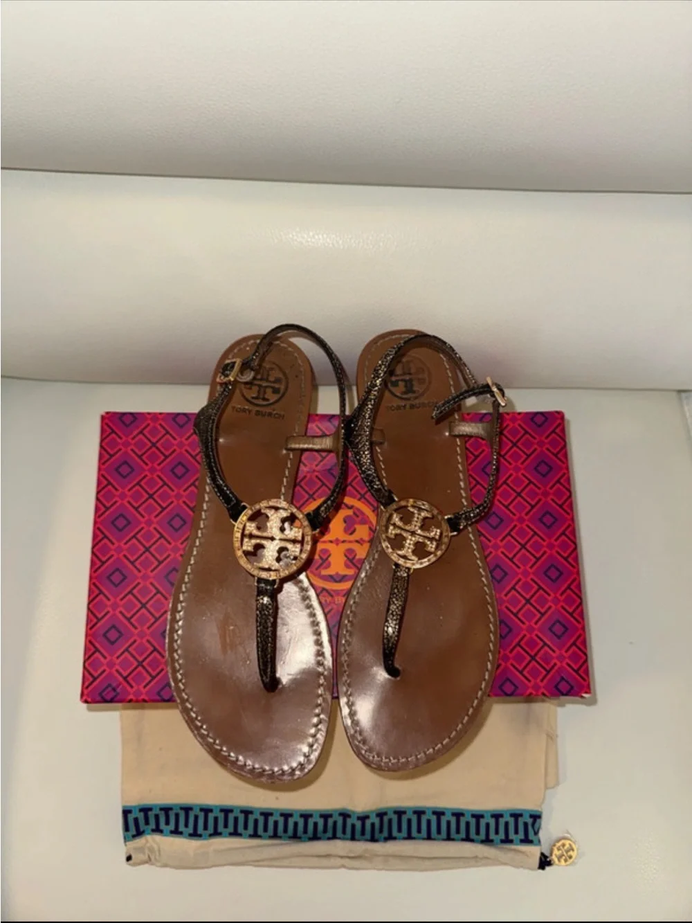 TORY BURCH BROWN LEATHER SANDALS WITH GOLD MEDAL MEDALLIONS